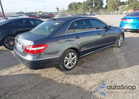 2010 Mercedes-Benz E 350 4Matic z USA, uszkodzony, nr VIN WDDHF8HB6AA231993